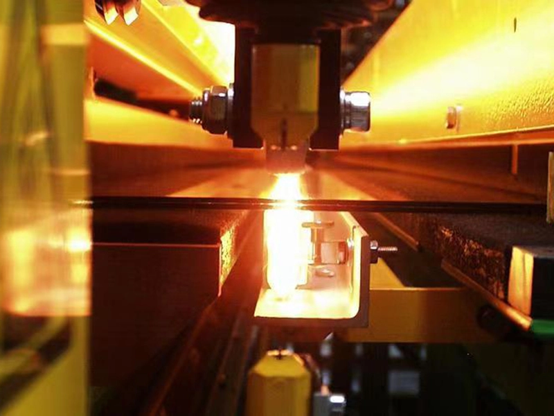 Continuous glass annealing heater